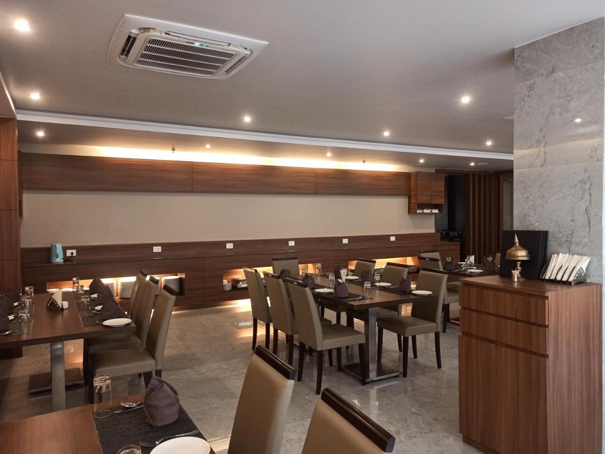 Hotel Tree Fern Dibrugarh Exterior foto