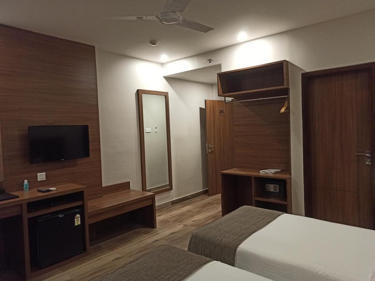 Hotel Tree Fern Dibrugarh Exterior foto